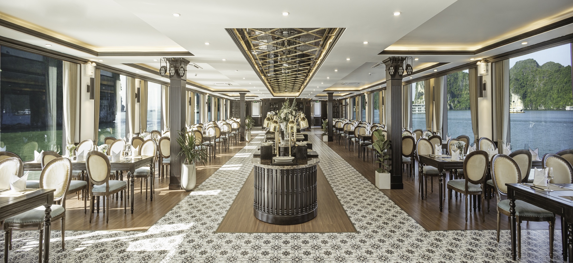 2-restaurant-1.jpg