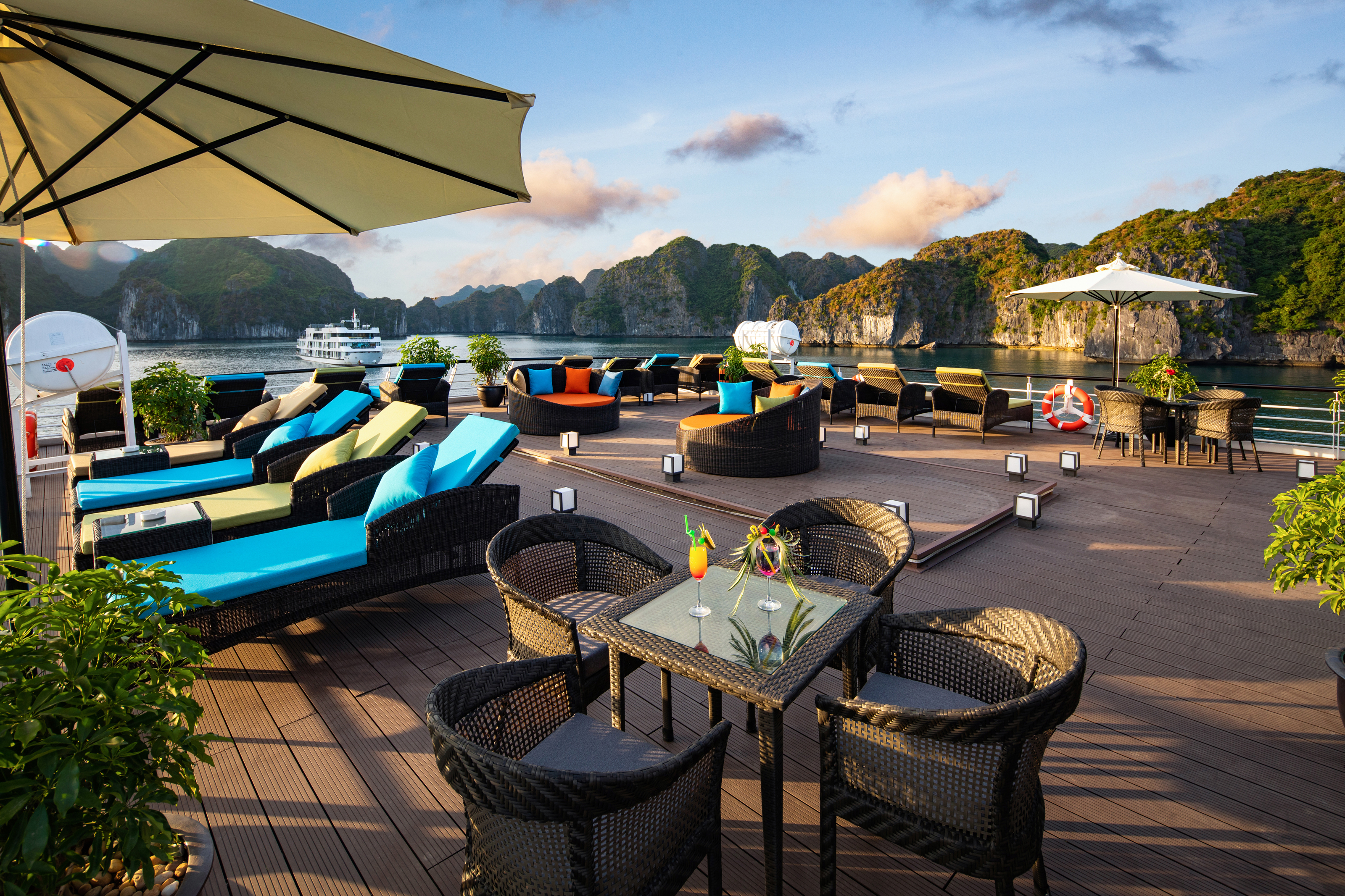 sundeck-01.jpg